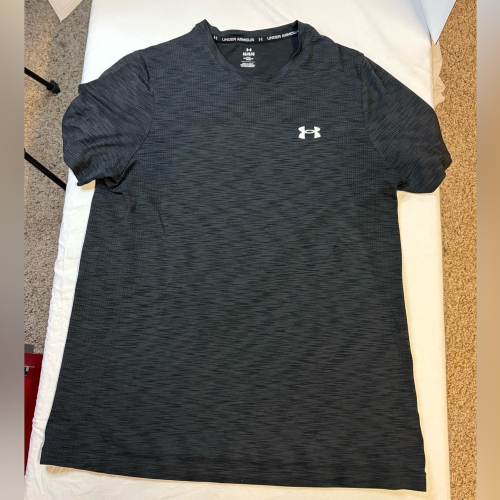 Under Armour Dark Fitted Performance Short Sleeve Tee